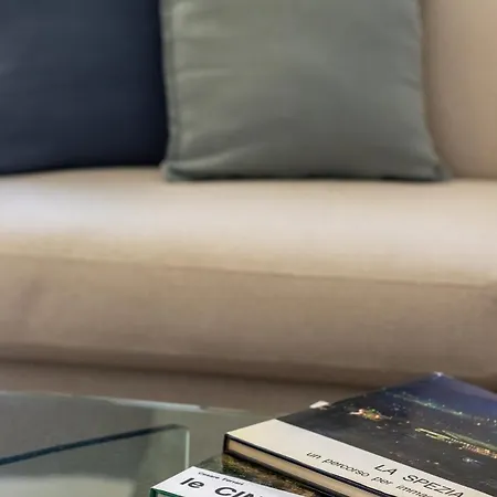 A Casa - Attico Di Lusso Con Terrazza - Mytouristhome Apartmán La Spezia